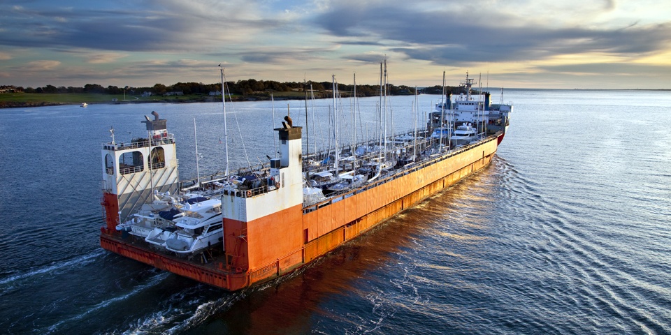 Yacht Transport ship